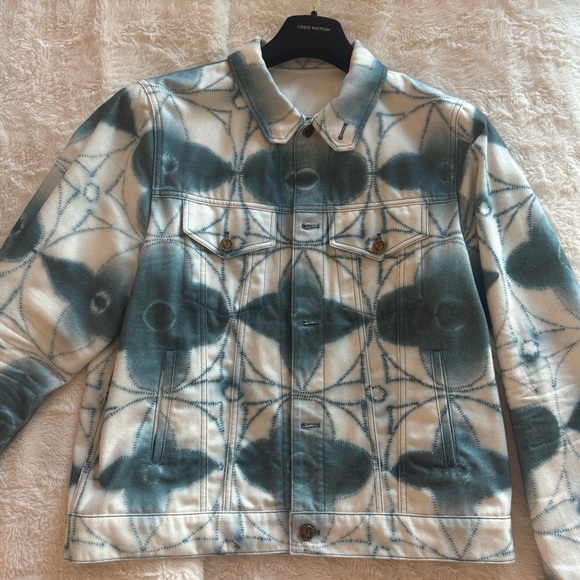 Louis Vuitton men’s shibori denim jacket. Size 52, lightly worn - Picture 4 of 16